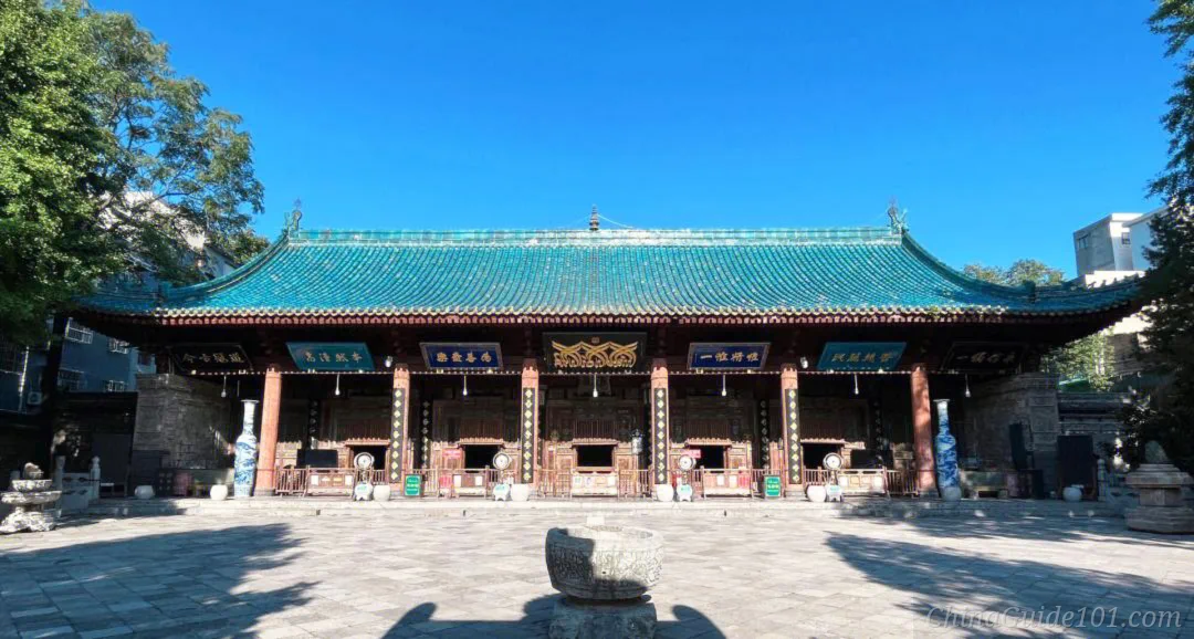 main prayer hall of the great mosque of xi'an, ancient chinese-style islamic temple with turquoise glazed tile roof in xi'an muslim quarter